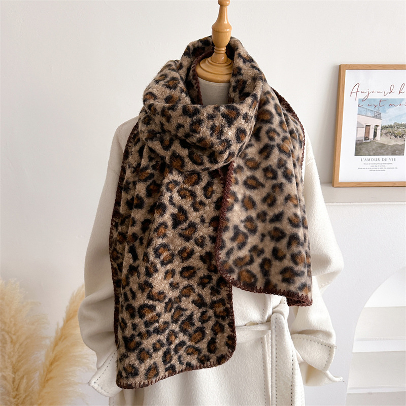 Sciarpa Leopardata Autunno Inv - Woven Scarf Blanket recensione e prezzo