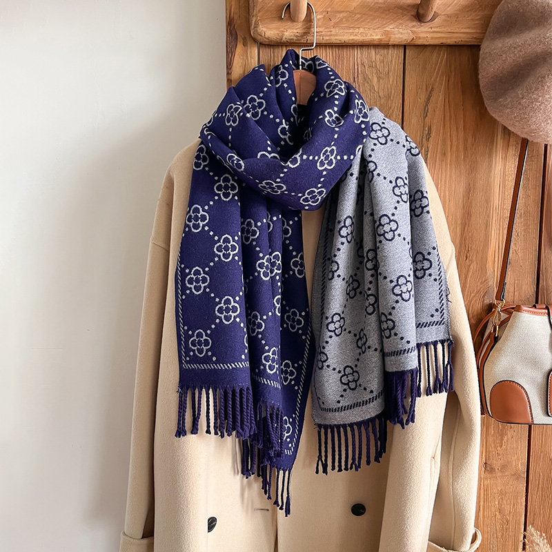 Marche Jacquard Design Sciarpa - Woven Scarf Blanket recensione e prezzo