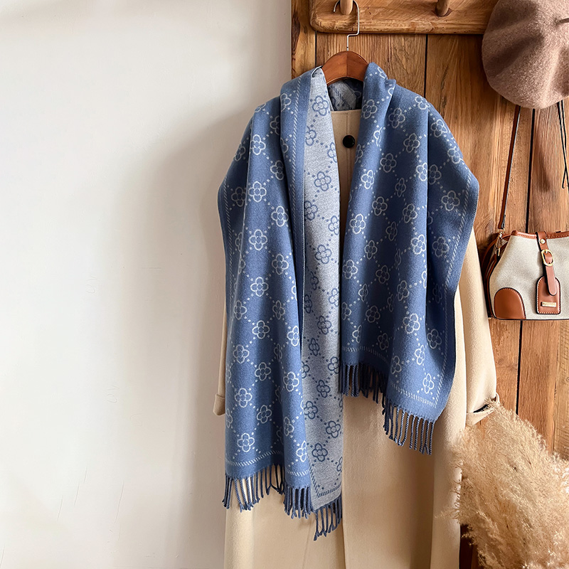 Marche Jacquard Design Sciarpa - Woven Scarf Blanket recensione e prezzo